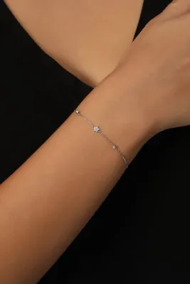 Bilsen Store 925 Ayar Gümüş Zincirli Zirkon Taşlı Dorissa Toplu Yıldız Modeli Bileklik