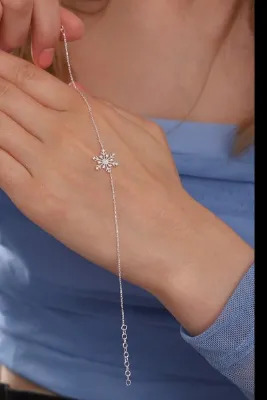 Bilsen Store 925 Ayar Gümüş Zincirli Beyaz Zirkon Taşlı Kar Tanesi Bileklik