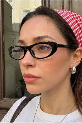 Eyesofia Laurent Slim Ince Siyah Çerceveli Blue Block Mavi Işık Filtreli Kadın Gözlük