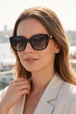 Guess Kadın Güneş Gözlüğü UV 400 55-19-145 DV001