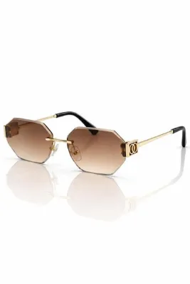 Nilu Moda Premium Gold Edition Kadın Güneş Gözlüğü – Özel Tasarım Geometrik Kesim, Degrade Cam, Altın Renk Metal Çerçeve ve Lüks Aksesuar Detaylı Şık Model
