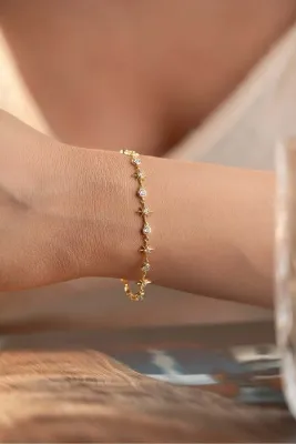 Nereze 925 Ayar Gümüş Gold Kaplama Sıralı Yıldız Model Bileklik