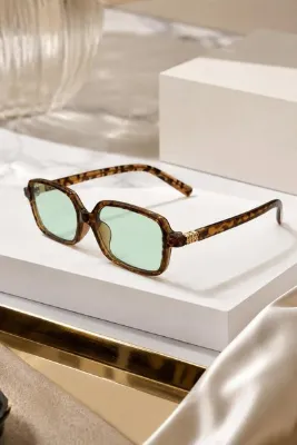 Nilu Moda Zarafeti Yeniden Tanımlayan Premium Güneş Gözlüğü
