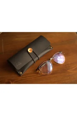 Craftelier El Yapımı Hakiki Deri Lastikli Gözlük Kılıfı & Kalemlik - Craftelier.Co