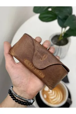 VİSSO 888 Kişiye Özel İsim Baskılı Hakiki Dana Derisi İçi Kadife Çıtçıtlı Kilit Kapak Hakiki Deri Gözlük Kılıfı - Çanta Unisex FINDIK KAHVE RENK