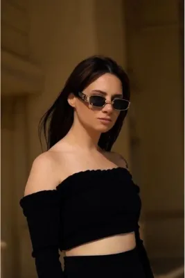 Angel Eyes Dikdörtgen Siyah Pircingli Unisex Güneş Gözlüğü Yw8032l-a