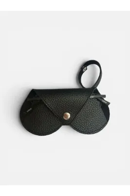 Mia Belt Asılabilir Gözlük Kılıfı Kalp Model Siyah Flotter Baskı Suni Deri Çanta Charmı