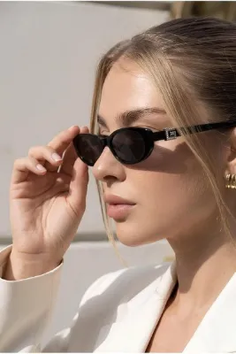 Eyesofia Gardenya Slim Siyah Gümüş Aksesuarlı Uv400 Korumalı Ultra Hafif Siyah Kadın Güneş Gözlüğü
