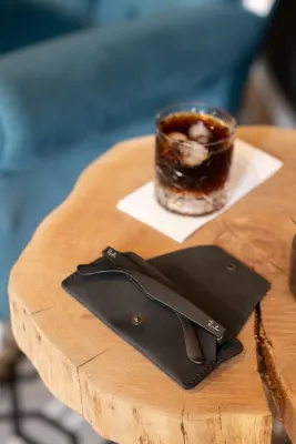 minimal X design Minimal X Gözlük Kabı Gerçek Deri & El Yapımı Siyah Crazy Rengi