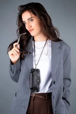 saraci leather craft Askılı Şık ve Koruyucu Unisex Gözlük Kılıfı, Güneş Gözlüğü ve Numaralı Gözlük İçin , Hakiki Deri