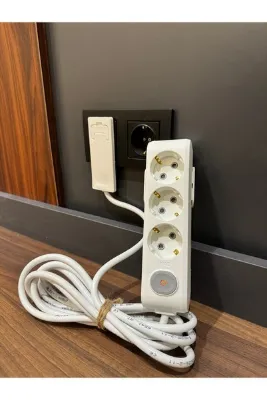 Viko Ultra İnce Fişli Uzatma Kablosu 3’lü (1.5m) Dar Alanlarda Kullanım İçin Uygundur