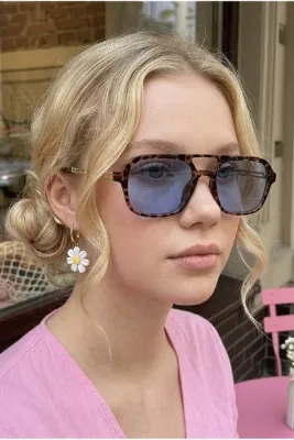 Eyesofia Swanky Unisex Leopar Çerçeveli Mavi Ultra Hafif Uv400 Filtreli Güneş Gözlüğü