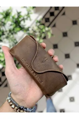 VİSSO 888 Kişiye Özel İsim Baskılı Hakiki Dana Derisi İçi Kadife Çıtçıtlı Kilit Kapak Hakiki Deri Gözlük Kılıfı - Çanta Unisex KAHVE RENK