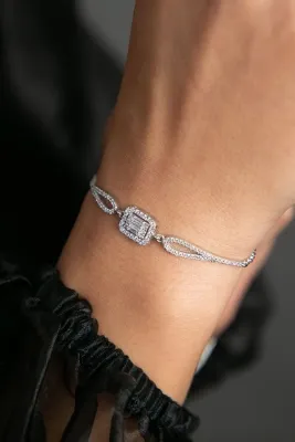 Elika Silver Kadın Rodyumlu Zirkon Baget Taşlı Model 925 Ayar Gümüş Bileklik