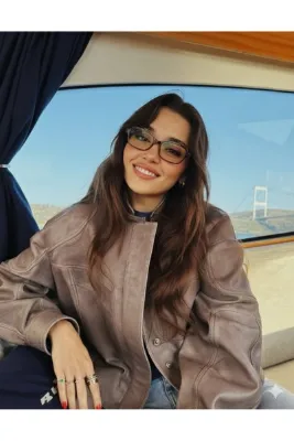 BluePepper GLAMY Kare Model Optik Uyumlu Mavi Işık Korumalı Gözlük Modern Çerçeveli Trend Şık ve Modern