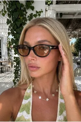 Eyesofia Oblamow Bat Siyah Uv400 Filtreli Ultra Hafif Unisex Siyah Çerçeveli Nude Kadın Güneş Gözlüğü