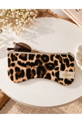 in steilla Leopar Desenli Gözlük Kılıfı..