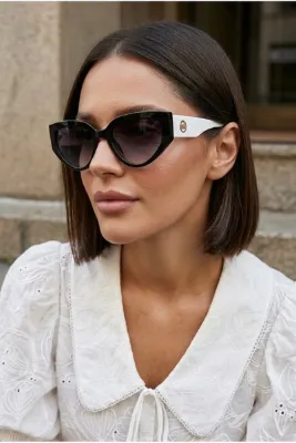 Eyesofia Melinda Cat Eye Siyah-Beyaz Çerçeveli Siyah Ultra Hafif Uv400 Filtreli Kadın Güneş Gözlüğü