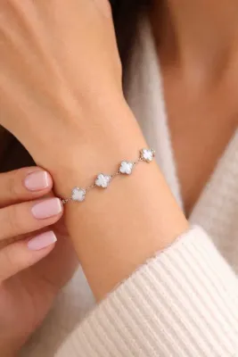 Satürn Silver Kuyumculuk Kararmaz Mini Yonca Gümüş Renk Beyaz Taşlı Bileklik Modeli Unisex