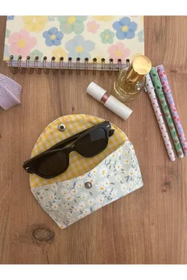 minyaturhayalim Papatya çiçek desenli astarlı El emeğidir Gözlük kılıfı güneş gözlük kabı el yapımı astarlı telalıdır ölçü 17-9cm