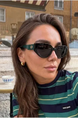 Eyesofia Melinda Cat Eye Yeşil-Siyah Çerçeveli Siyah Ultra Hafif Uv400 Filtreli Kadın Güneş Gözlüğü