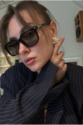 Eyesofia Gosy Gold Aksesuarlı Ultra Hafif U400 Filtreli Lüx Unisex Siyah Güneş Gözlüğü