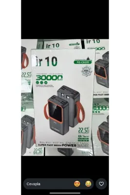 İr 10'un RE-CK011 Model 30000 mAh 22.5W Hızlı Şarj Özellikli 4 USB 2 TYPE-C Port + iPhone Ve X.iaomi Telefonlarınıza Uyumlu Hızlı Şarj Kablosu