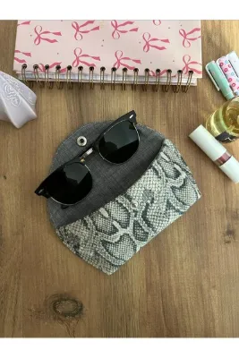 minyaturhayalim Yılan snake piton desenli çıtçıtlı astarlı El emeğidir Gözlük kılıfı güneş gözlük kabı el yapımı astarlı telalıdır ölçü 17-9cm