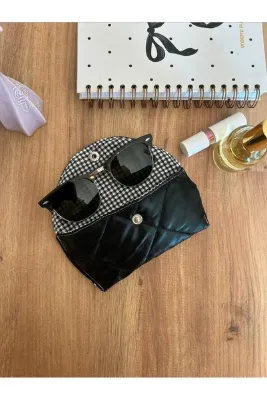 minyaturhayalim Siyah kapitone astarlı El emeğidir Gözlük kılıfı güneş gözlük kabı el yapımı astarlı telalıdır ölçü 17-9cm