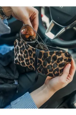 KaiAtelier Leopard Bağlamalı Gözlük Kılıfı