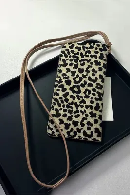 TAKIŞTIR Krem Renk Leopar Desenli Boyundan Asmalı Gözlük Kılıfı